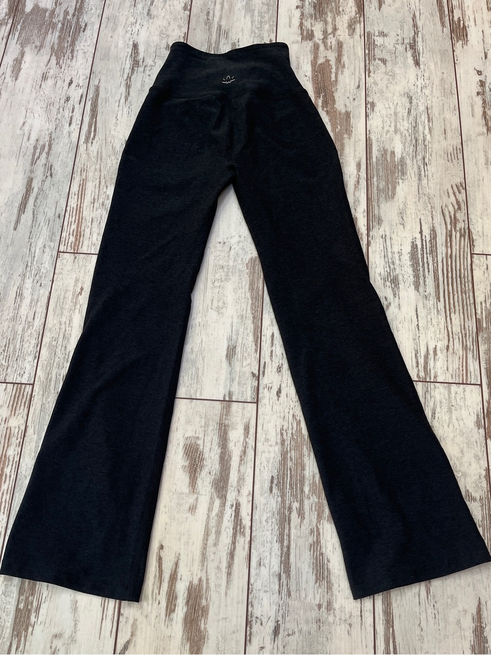 Beyond Yoga Spacedye All Day Flare Pants High Waisted Pockets Darkest Night S - Picture 6 of 12